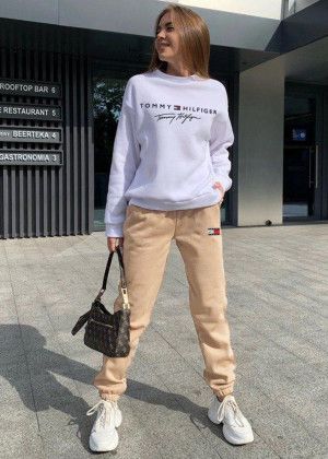 Tracksuit #21130253