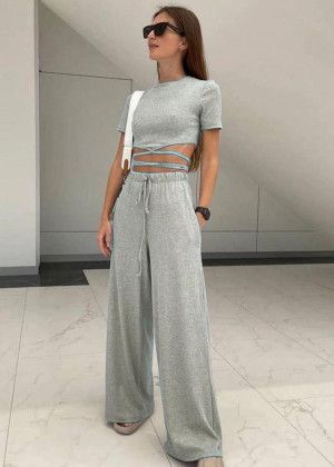 Suit (T-shirt and pants) #21001587