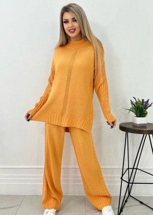 Suit (sweater and pants) #21104905